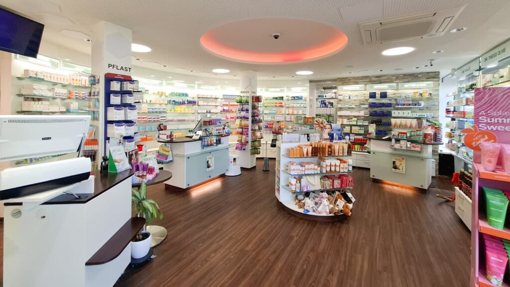 Verkaufsraum der Hexental-Apotheke