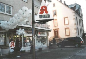 Generationenwechsel in der Hexental-Apotheke 2009
